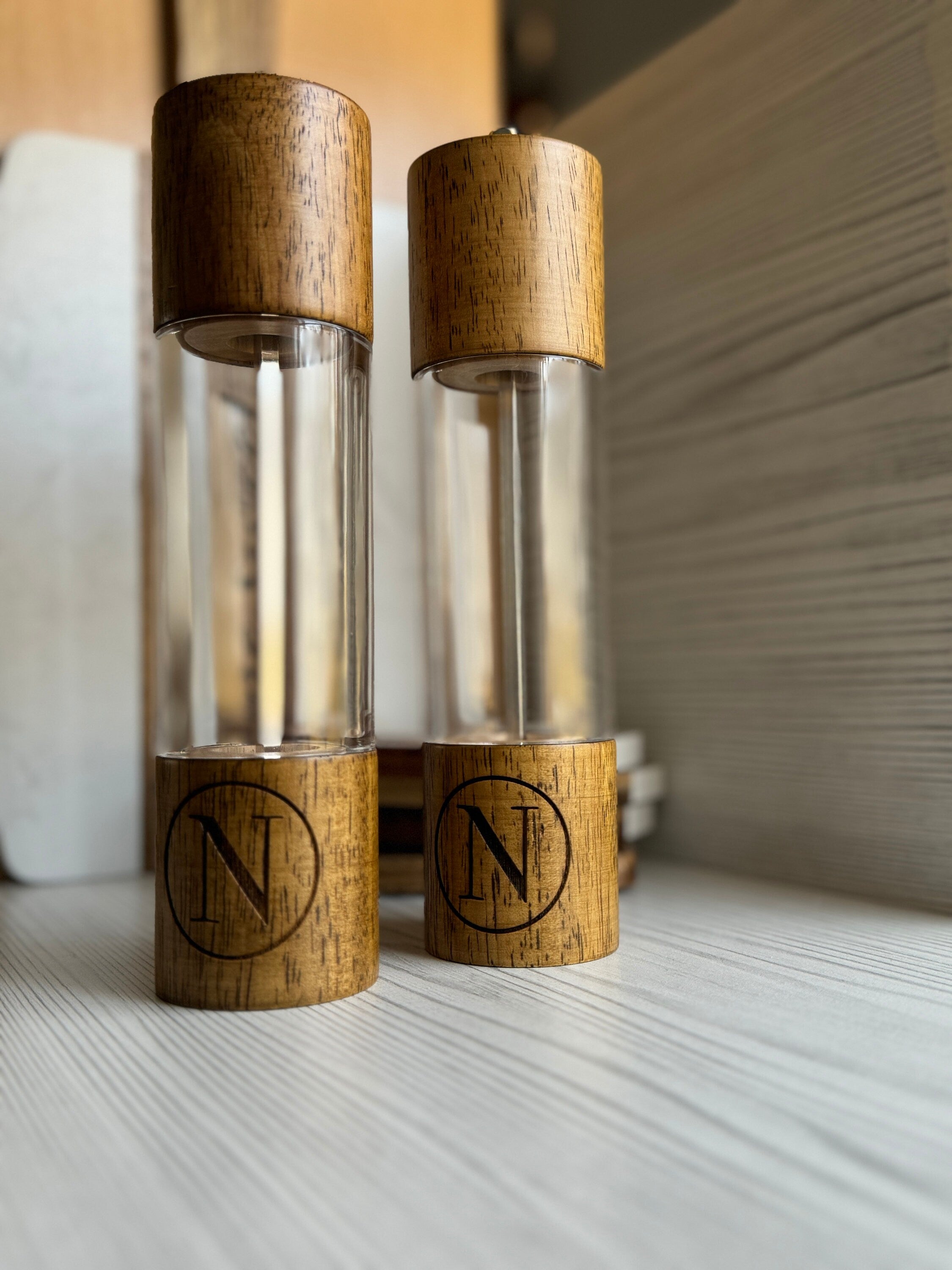 Salt and Pepper Grinder and Cheese Board Set